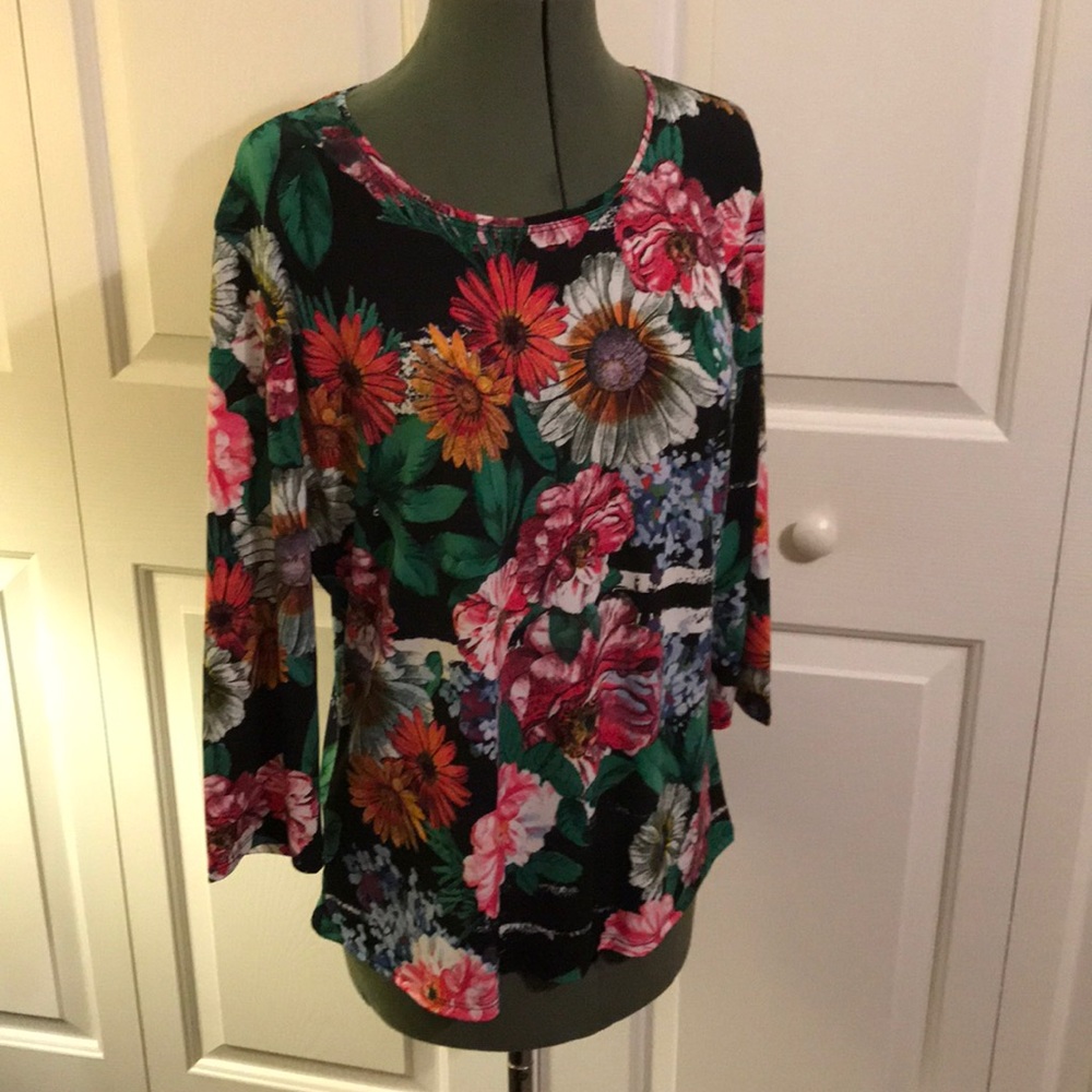 Toni ladies floral blouse
